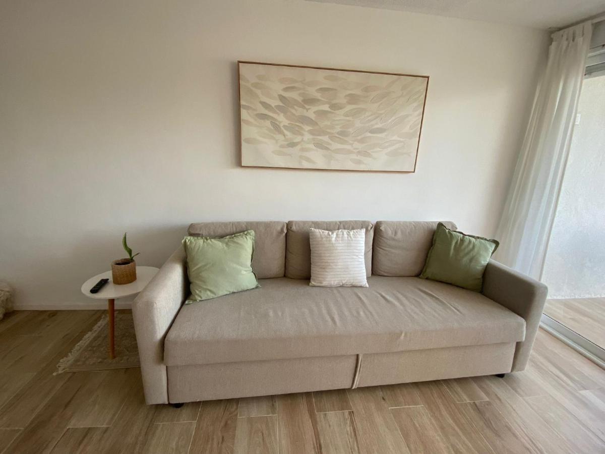 Ingrid Apartment Салоу Екстериор снимка